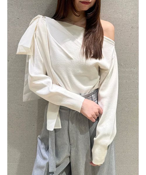 SNIDEL(スナイデル)の「リボンショルダーニットトップス(ニット/セーター・レディース・グレー/アイボリー/ライム・F)」の1枚目の写真