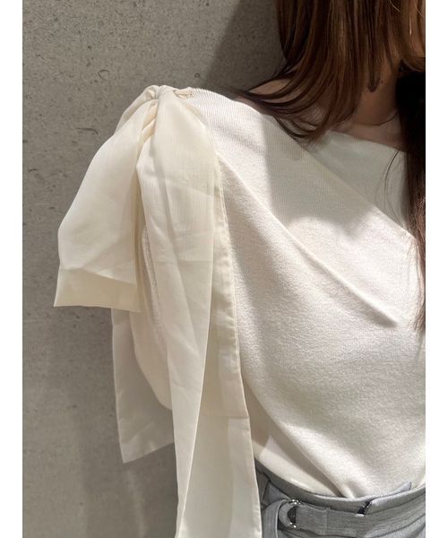 SNIDEL(スナイデル)の「リボンショルダーニットトップス(ニット/セーター・レディース・グレー/アイボリー/ライム・F)」の9枚目の写真