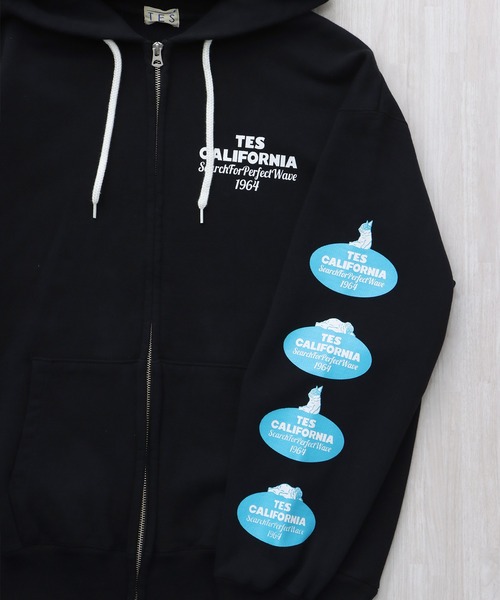 The Endless Summer（エンドレスサマー）の「TES OVAL LOGO SWEAT ZIP PARKA / スウェットパーカー（パーカー・メンズ・ネイビー/グレー/ブラック・X-LARGE/LARGE/MEDIUM/SMALL）」の6枚目の写真