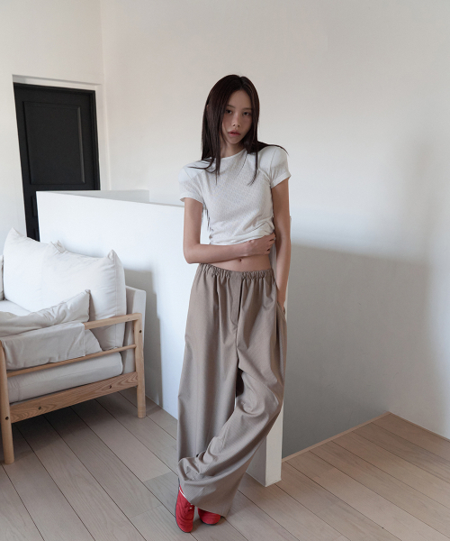 LANGER（ランガー）の「ヴィヴィアン パンチング パッド入り Tシャツ (4色)（Tシャツ/カットソー・レディース・ブラック/オリーブ/オレンジ/アイボリー・FREE）」の6枚目の写真