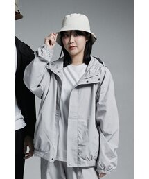 APOSTROPHE COMMA（アポストロフィコンマ）の「ナイロンウィンドブレーカー風防フードジップアップジャケット（グレー）（ナイロンジャケット）」