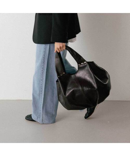 OMNIPOTENT（オムニポテント）の「Fleur Hobo Bag Set ( Oval Metal Keyring Included ) _5Colors（ショルダーバッグ・レディース・ブラック/ブラウン/グリーン/カーキブラウン/ベージュ・FREE）」の3枚目の写真