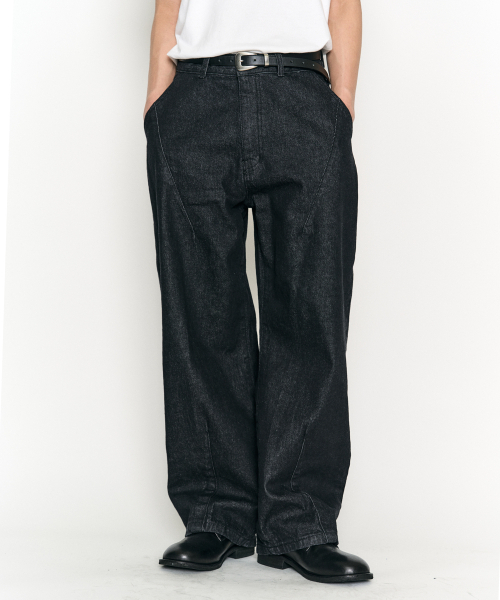 COFWI(コフウィー)の「ピンタックデニムパンツブラック(デニムパンツ・メンズ・その他・1(S)/2(M)/3(L))」の1枚目の写真