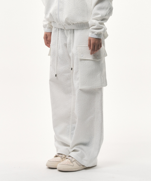 FOR THE WEATHER(フォーザウェザー)の「ローズスリーポケットカーゴパンツ(ホワイト)(その他パンツ・レディース・その他・SMALL/MEDIUM)」の2枚目の写真