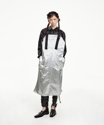 ARWW（エーアールダブリューダブリュー）の「Metal reverse silver apron one-piece（エプロン）」