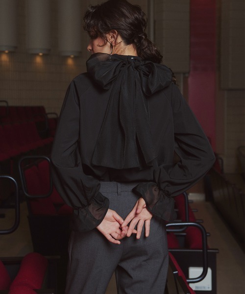 Callarus(カラルス)の「<単品>前後2WAYオーガンジーリボン付き袖フリルブロードブラウス〔Callarus〕(シャツ/ブラウス・レディース・サックスブルー/ブラック/オフホワイト・S/M/L/LL/3L)」の3枚目の写真