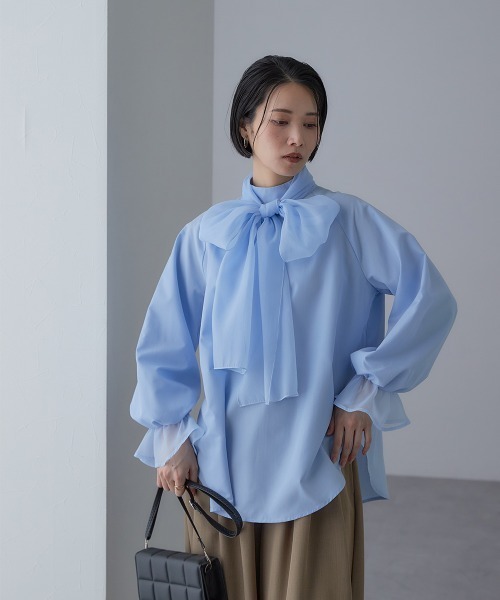 Callarus(カラルス)の「<単品>前後2WAYオーガンジーリボン付き袖フリルブロードブラウス〔Callarus〕(シャツ/ブラウス・レディース・サックスブルー/ブラック/オフホワイト・S/M/L/LL/3L)」の4枚目の写真