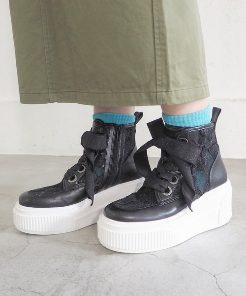 byあしながおじさん（バイアシナガオジサン）の「軽量｜厚底ハイカットスニーカー　8740229（スニーカー・レディース・ブラック/ピンクベージュ/オフホワイト・LL/L/M/S）」の3枚目の写真