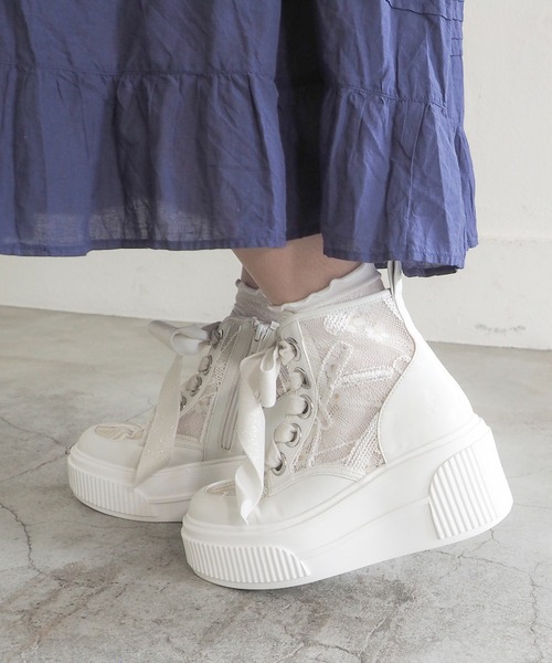 byあしながおじさん（バイアシナガオジサン）の「軽量｜厚底ハイカットスニーカー　8740229（スニーカー・レディース・ブラック/ピンクベージュ/オフホワイト・LL/L/M/S）」の7枚目の写真