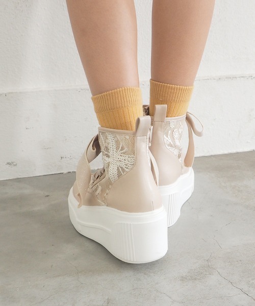 byあしながおじさん（バイアシナガオジサン）の「軽量｜厚底ハイカットスニーカー　8740229（スニーカー・レディース・ブラック/ピンクベージュ/オフホワイト・LL/L/M/S）」の16枚目の写真