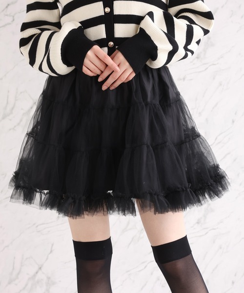 one after another NICE CLAUP（ワンアフターアナザーナイスクラップ）の「【premium order】チュールティアードミニスカート（スカート・レディース・ベージュ/オフホワイト/ブラック・FREE）」の2枚目の写真