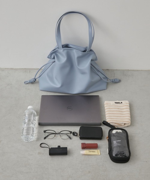 Aunt Marie's（アントマリーズ）の「フェイクレザーフリルトート（トートバッグ・レディース・ブラウン/ブルー/ブラック・FREE）」の4枚目の写真