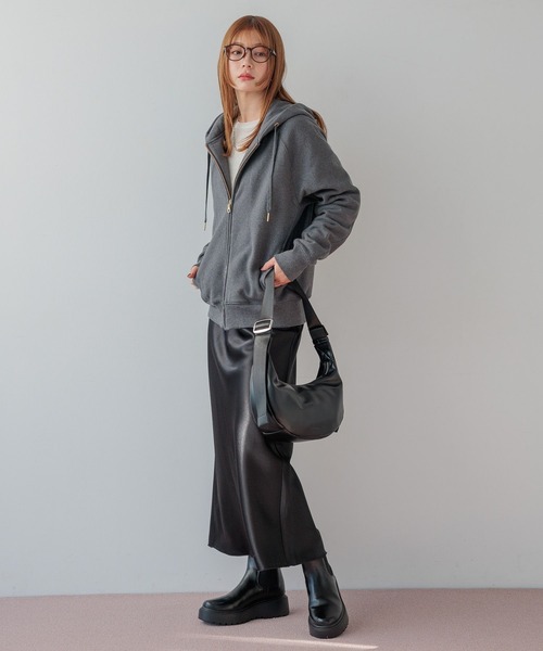 BAYFLOW（ベイフロー）の「[500mlボトルも入る]ロングベルトハーフムーンショルダー（ショルダーバッグ・レディース・アイボリー/ブラック・FREE）」の3枚目の写真