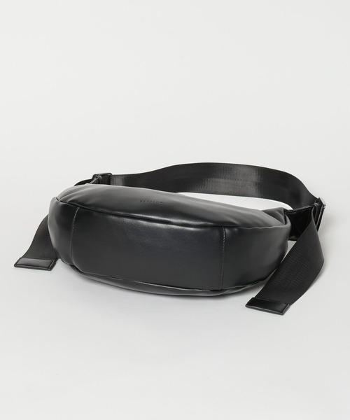 BAYFLOW（ベイフロー）の「[500mlボトルも入る]ロングベルトハーフムーンショルダー（ショルダーバッグ・レディース・アイボリー/ブラック・FREE）」の12枚目の写真