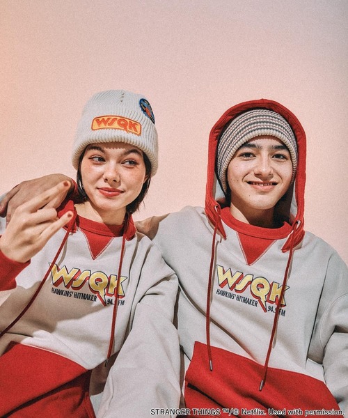 niko and...(ニコアンド)の「【STRANGER THINGS】コラボ配色パーカー(パーカー・メンズ・ネイビー/レッド・MEDIUM/LARGE)」の8枚目の写真