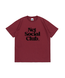 NET SOCIAL CLUB（ネットソーシャルクラブ）の「HALF TONE BLUR LOGO TEE (BURGUNDY)（Tシャツ/カットソー）」