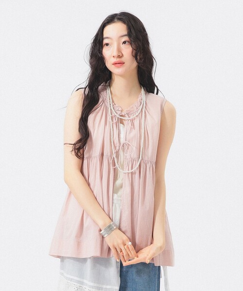 BEAMS BOY（ビームスボーイ）の「コットン ギャザー ノースリーブ（シャツ/ブラウス・レディース・オフホワイト/ネイビー/レッド系その他2・2/1）」の3枚目の写真