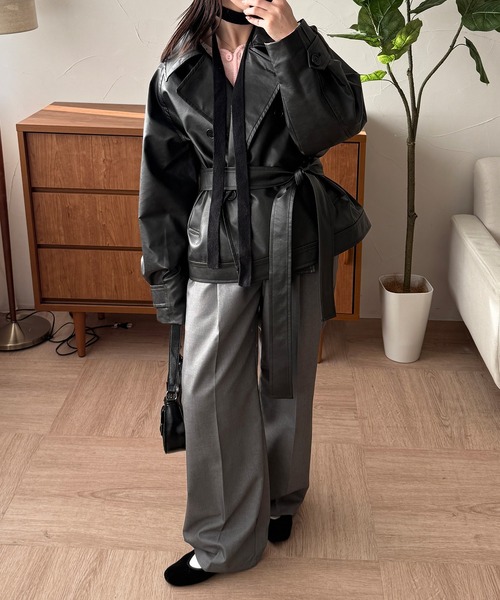 MUHET(ミュエータ)の「belted short trench jacket / ベルト付きショートトレンチジャケット(トレンチコート・レディース・ブラック/ブラウン系その他/ブラウン・SMALL/MEDIUM/LARGE)」の10枚目の写真