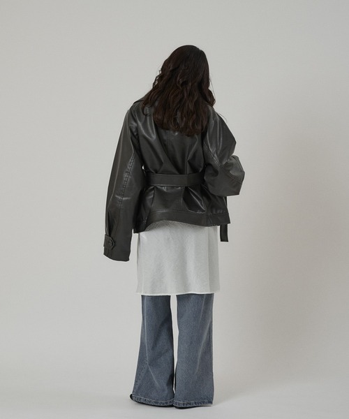 MUHET(ミュエータ)の「belted short trench jacket / ベルト付きショートトレンチジャケット(トレンチコート・レディース・ブラック/ブラウン系その他/ブラウン・SMALL/MEDIUM/LARGE)」の17枚目の写真