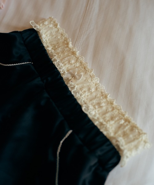Carmelo(カーメロ)の「Layered Satin Short Pants / サテンレイヤード ショートパンツ(その他パンツ・レディース・ピンク/ブラック・FREE)」の11枚目の写真