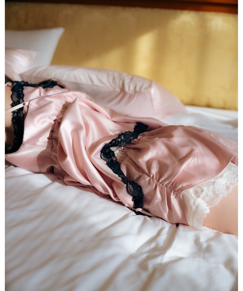 Carmelo(カーメロ)の「Layered Satin Short Pants / サテンレイヤード ショートパンツ(その他パンツ・レディース・ピンク/ブラック・FREE)」の22枚目の写真