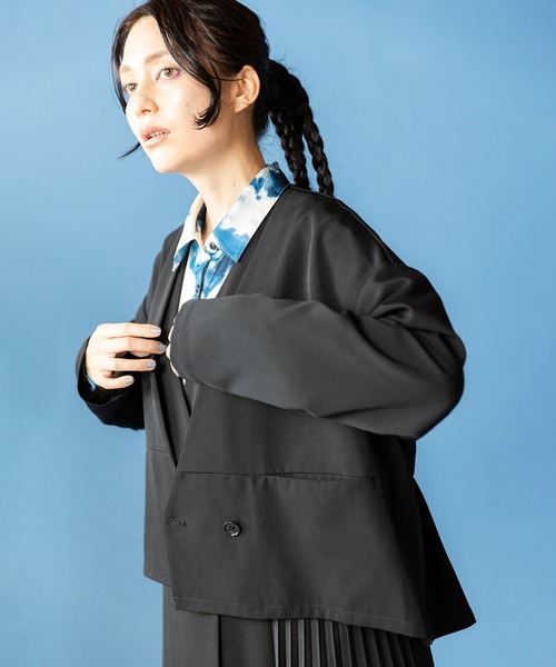 OSMOSIS(オズモーシス)の「ノーカラーショートジャケット(ノーカラージャケット・レディース・ブラック/グレイッシュベージュ/ライトベージュ・ONE SIZE)」の6枚目の写真