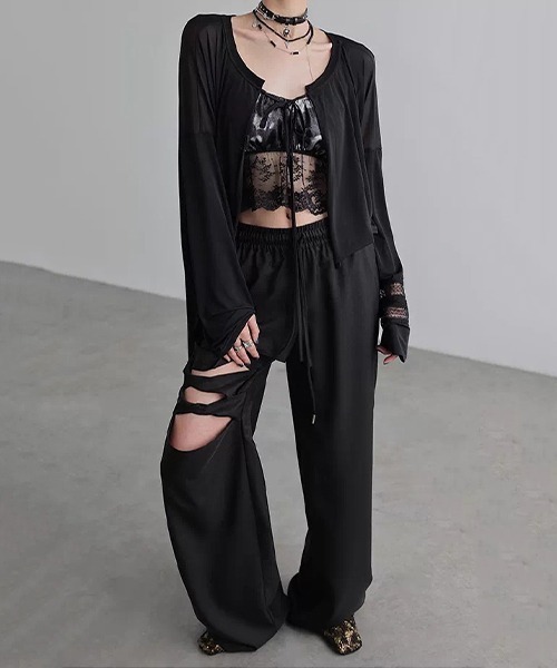 chuclla（チュクラ）の「【CHENTAITAI】レースヘム ギャザーキャミソール CTW26s010（キャミソール・レディース・ライトグレー/ブラック・M）」の11枚目の写真