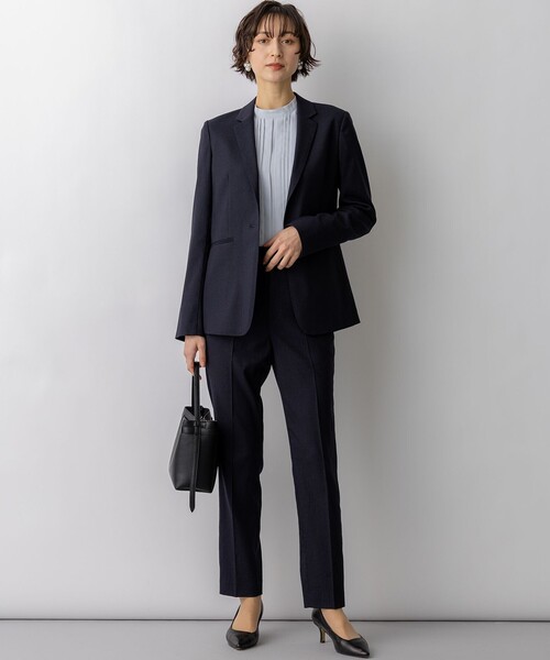 23区（ニジュウサンク）の「バックサテンアムンゼン フロントタックブラウス（シャツ/ブラウス・レディース・ホワイト系/ベージュ系/スカイブルー系・38/40）」の6枚目の写真