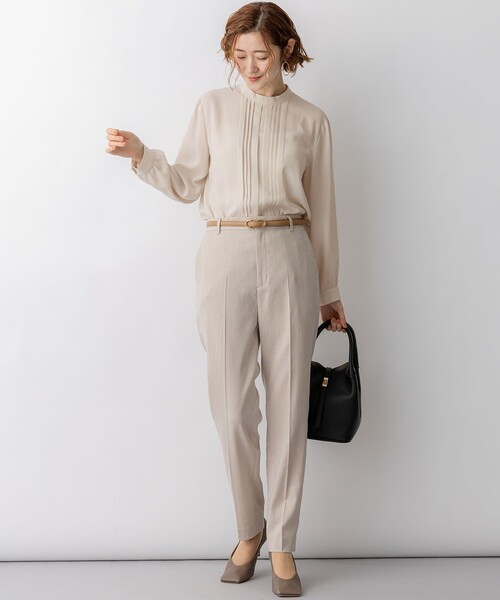 23区（ニジュウサンク）の「バックサテンアムンゼン フロントタックブラウス（シャツ/ブラウス・レディース・ホワイト系/ベージュ系/スカイブルー系・38/40）」の9枚目の写真