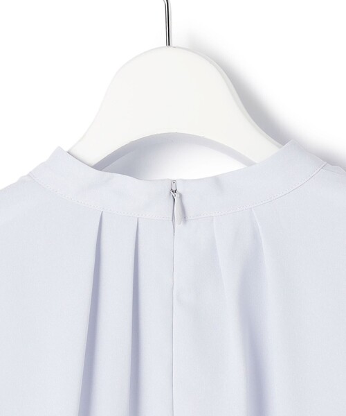 23区（ニジュウサンク）の「バックサテンアムンゼン フロントタックブラウス（シャツ/ブラウス・レディース・ホワイト系/ベージュ系/スカイブルー系・38/40）」の17枚目の写真