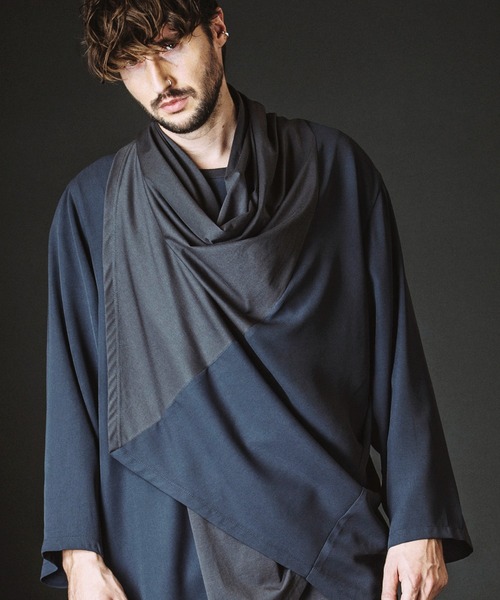 NO ID.(ノーアイディ)の「【NO ID.】Back Slit Multi Way Drape Gown / バック スリット マルチ WAY ドレープ ガウン(カーディガン/ボレロ・メンズ・ブラック/グレー/その他23・ONE SIZE)」の1枚目の写真