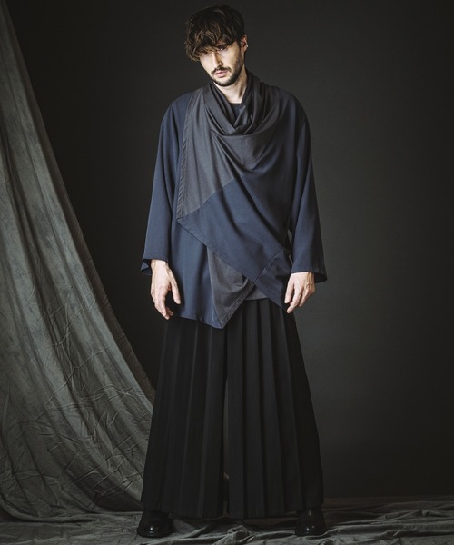 NO ID.(ノーアイディ)の「【NO ID.】Back Slit Multi Way Drape Gown / バック スリット マルチ WAY ドレープ ガウン(カーディガン/ボレロ・メンズ・ブラック/グレー/その他23・ONE SIZE)」の11枚目の写真