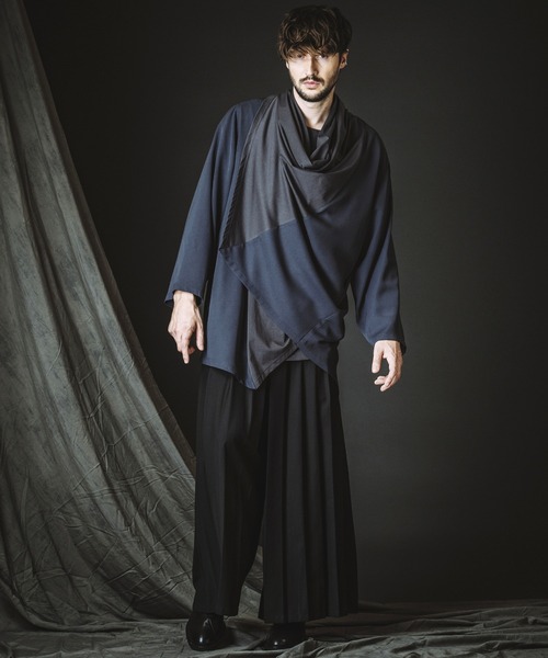 NO ID.(ノーアイディ)の「【NO ID.】Back Slit Multi Way Drape Gown / バック スリット マルチ WAY ドレープ ガウン(カーディガン/ボレロ・メンズ・ブラック/グレー/その他23・ONE SIZE)」の12枚目の写真