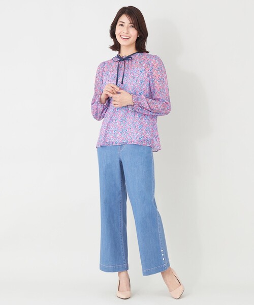 TO BE CHIC(トゥー ビー シック)の「エアリージャカードフリル ブラウス(シャツ/ブラウス・レディース・ライトブルー・40)」の2枚目の写真