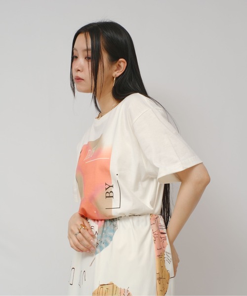 palm RICHE(ポームリシュ)の「IN DAYS グラフィックロゴT(Tシャツ/カットソー・レディース・グリーン/オレンジ・M)」の9枚目の写真