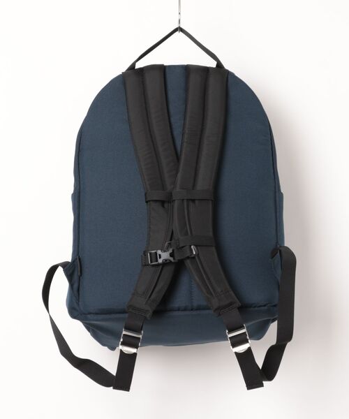 WILD THINGS（ワイルドシングス）の「non-no 掲載モデル【WILD THINGS】MEDIUM DAYPACK リュック バックパック（バックパック/リュック・レディース・ネイビー/ブラック/カーキ・ONE SIZE）」の4枚目の写真