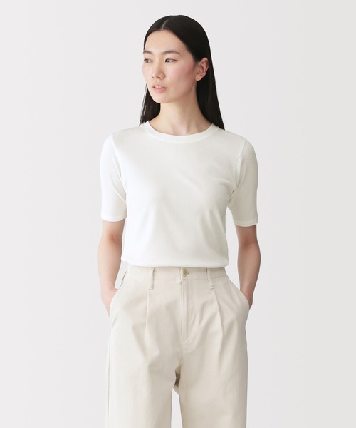 無印良品(ムジルシリョウヒン)の「婦人 なめらかリブ編みクルーネック五分袖Tシャツ(Tシャツ/カットソー・レディース・オレンジ/ブルー系/ブラック/ライトベージュ/オフホワイト・S/M/L/XL)」の1枚目の写真