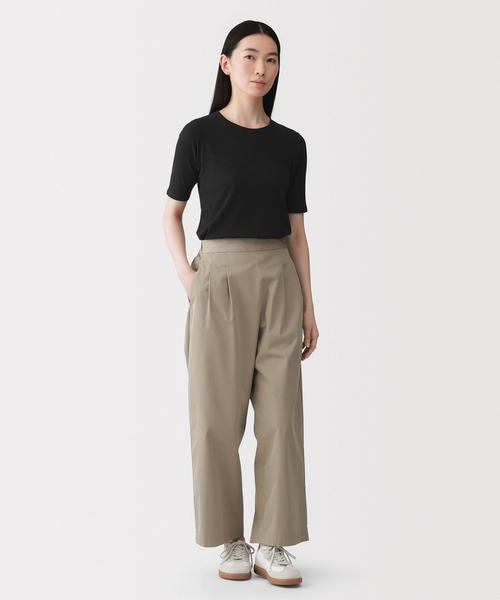 無印良品(ムジルシリョウヒン)の「婦人 なめらかリブ編みクルーネック五分袖Tシャツ(Tシャツ/カットソー・レディース・オレンジ/ブルー系/ブラック/ライトベージュ/オフホワイト・S/M/L/XL)」の10枚目の写真