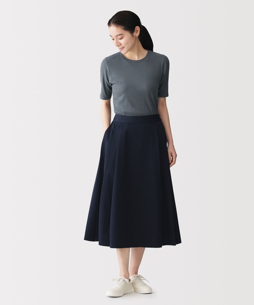 無印良品(ムジルシリョウヒン)の「婦人 なめらかリブ編みクルーネック五分袖Tシャツ(Tシャツ/カットソー・レディース・オレンジ/ブルー系/ブラック/ライトベージュ/オフホワイト・S/M/L/XL)」の13枚目の写真