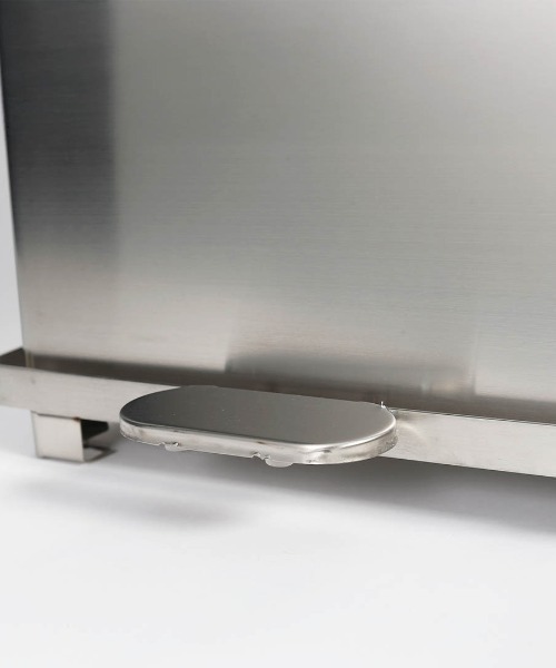 DULTON（ダルトン）の「PEDAL BIN 90L STAINLESS/ゴミ箱 90L（ダストボックス・メンズ・シルバー・90L）」の8枚目の写真