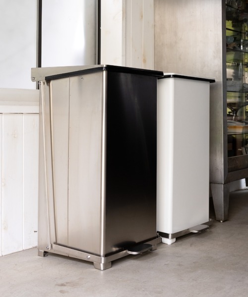 DULTON（ダルトン）の「PEDAL BIN 90L STAINLESS/ゴミ箱 90L（ダストボックス・メンズ・シルバー・90L）」の13枚目の写真