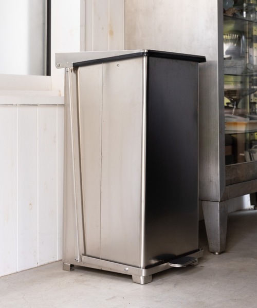DULTON（ダルトン）の「PEDAL BIN 90L STAINLESS/ゴミ箱 90L（ダストボックス・メンズ・シルバー・90L）」の12枚目の写真