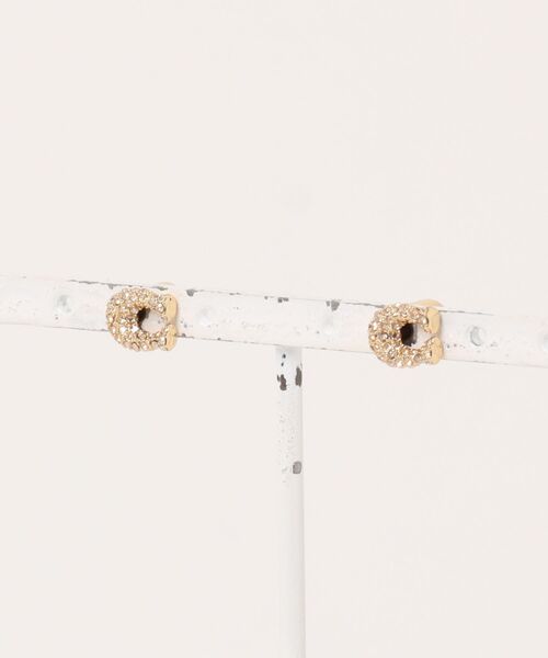COACH(コーチ)の「パヴェ C スタッド ピアス(ピアス(両耳用)・レディース・ゴールド系その他・ONE)」の2枚目の写真