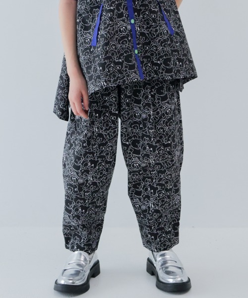 unica(ユニカ)の「many Bearテーパードパンツ(その他パンツ・キッズ・ブラック/オフホワイト・XL/L)」の1枚目の写真