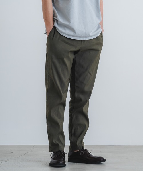 quadro(クオドロ)の「ハイブリッドストレッチリネンイージーパンツ(その他パンツ・メンズ・ブラウン/カーキ・MEDIUM)」の2枚目の写真