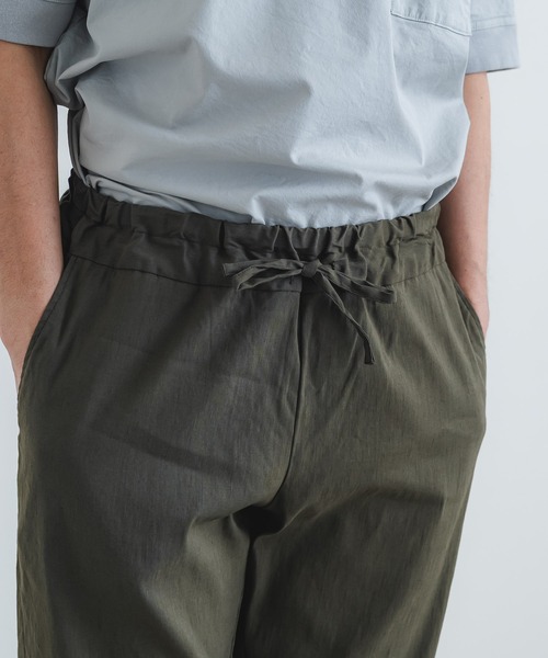 quadro(クオドロ)の「ハイブリッドストレッチリネンイージーパンツ(その他パンツ・メンズ・ブラウン/カーキ・MEDIUM)」の15枚目の写真