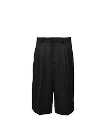 TUCK WIDE SHORTS