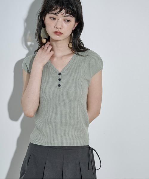 THE YOn(ザヨン)の「フレンチスリーブヘンリーネックニット(ニット/セーター・レディース・ブラック/アイボリー/レッド/セージグリーン・FREE)」の11枚目の写真