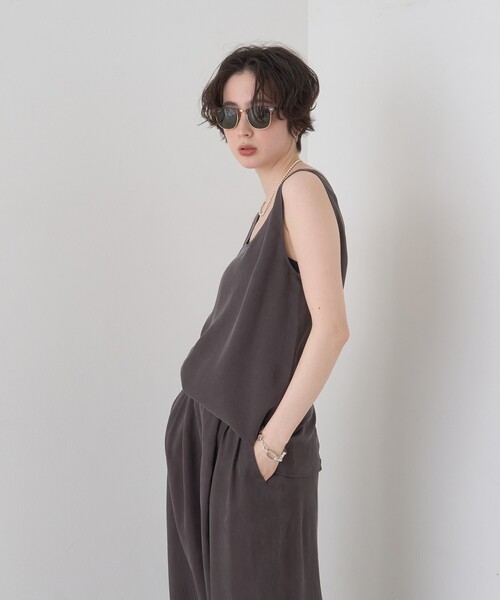 Rouge vif(ルージュヴィフ)の「【セットアップ対応】キュプラフィブリルUネックノースリーブブラウス/ジレ(シャツ/ブラウス・レディース・グレー/グレイッシュベージュ・フリー)」の14枚目の写真