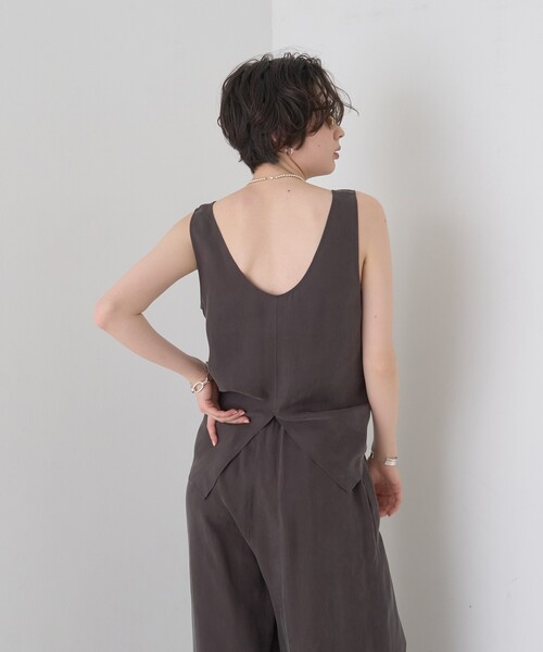 Rouge vif(ルージュヴィフ)の「【セットアップ対応】キュプラフィブリルUネックノースリーブブラウス/ジレ(シャツ/ブラウス・レディース・グレー/グレイッシュベージュ・フリー)」の16枚目の写真